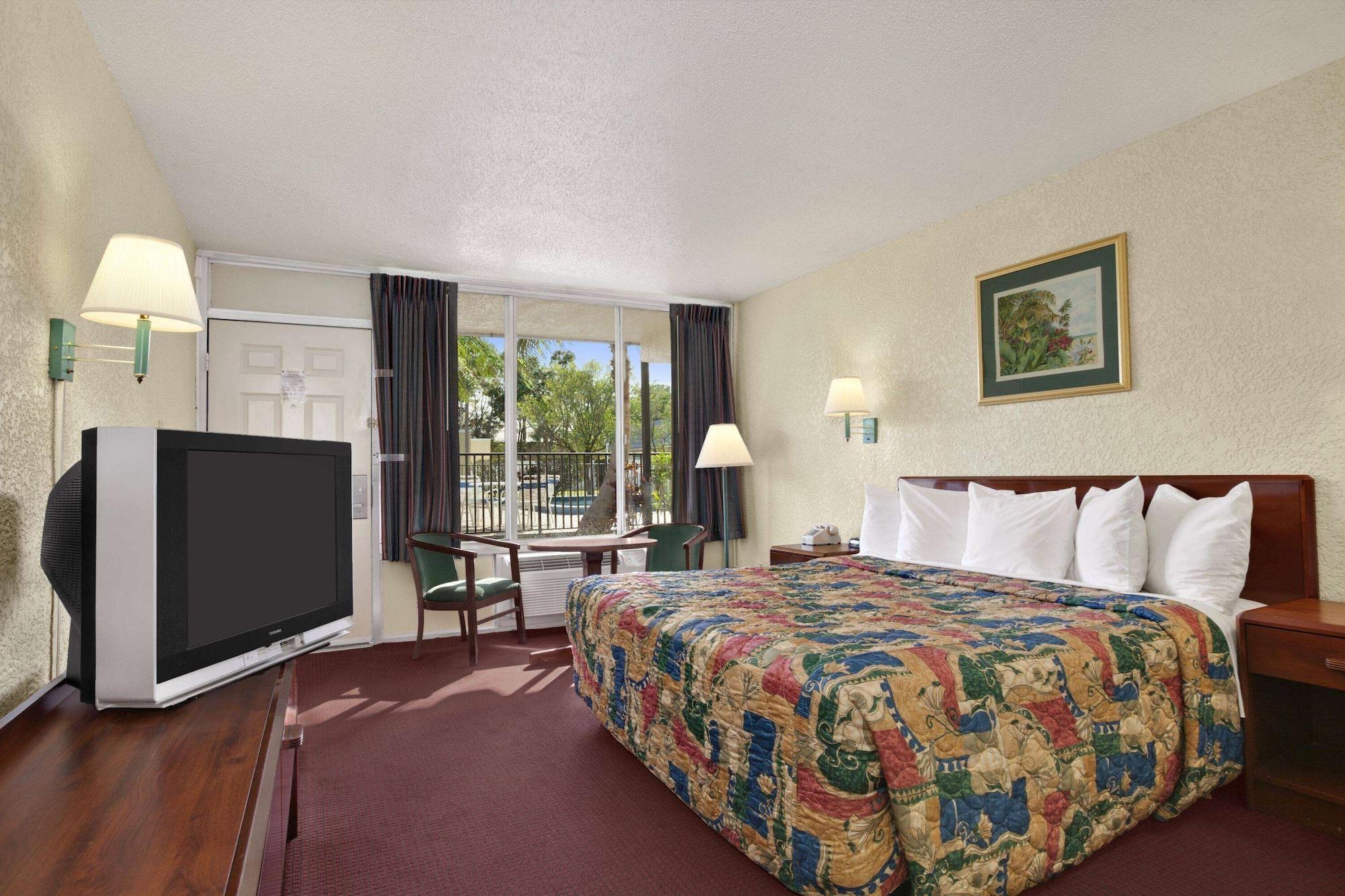 Days Inn & Suites By Wyndham Fort Pierce Midtown Exterior foto