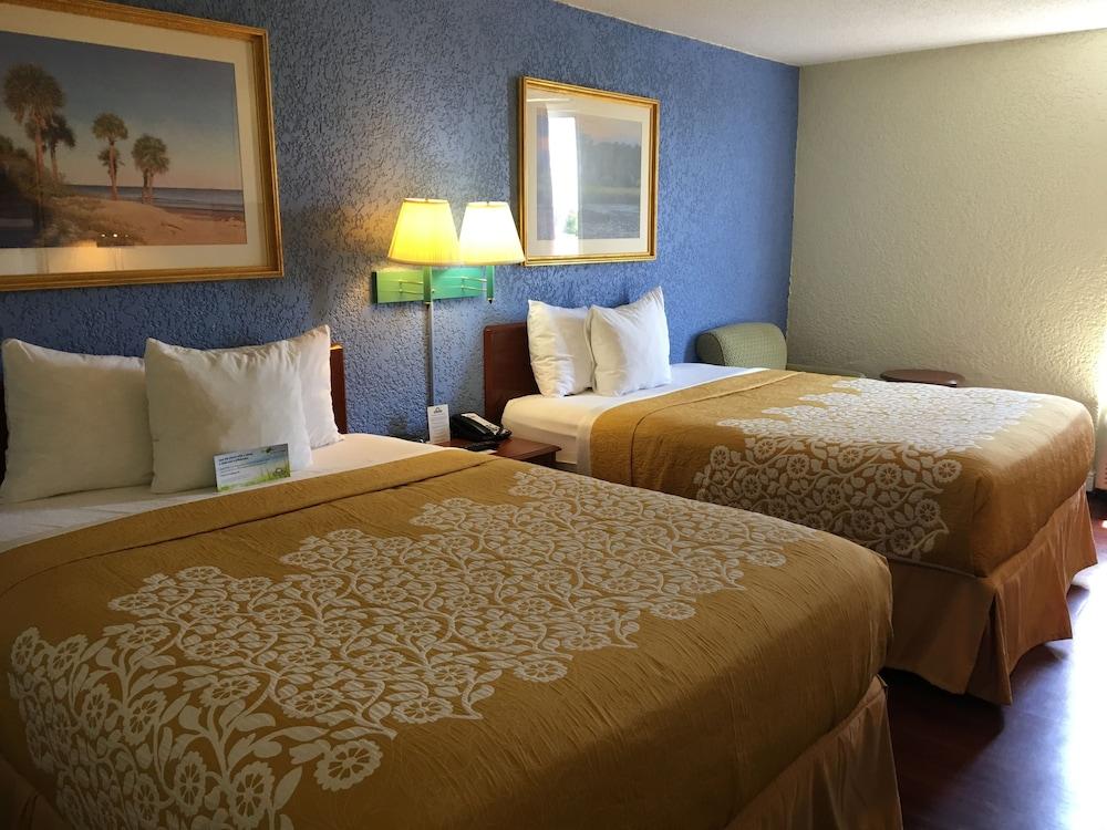 Days Inn & Suites By Wyndham Fort Pierce Midtown Exterior foto