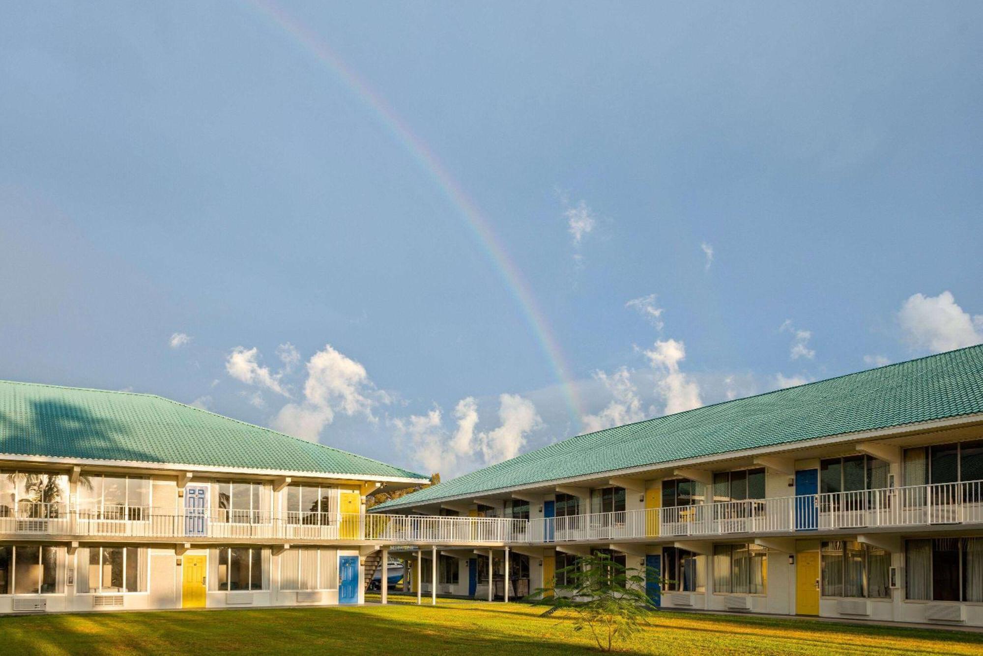 Days Inn by Wyndham Fort Pierce Midtown Exterior foto