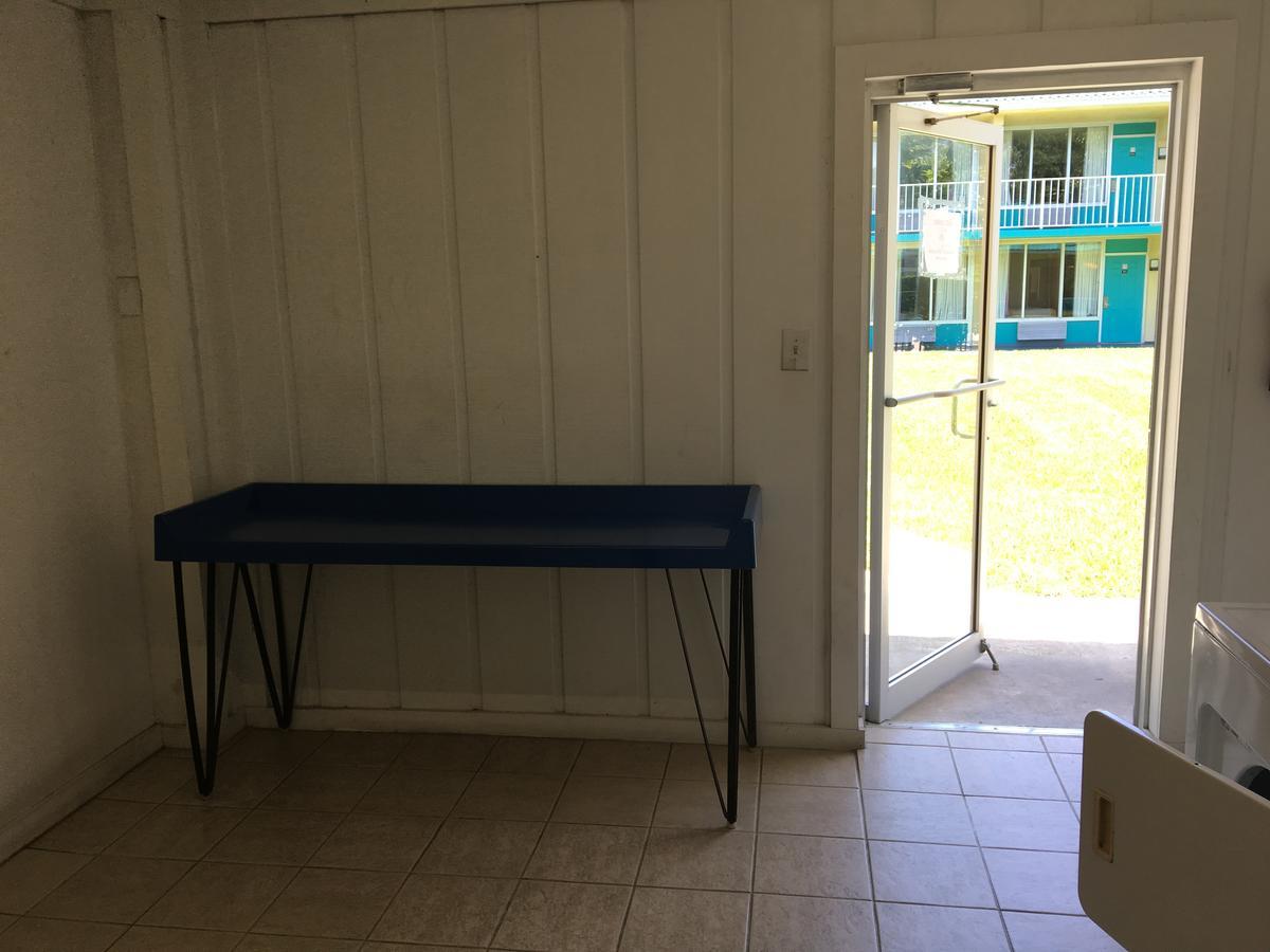 Days Inn & Suites By Wyndham Fort Pierce Midtown Exterior foto